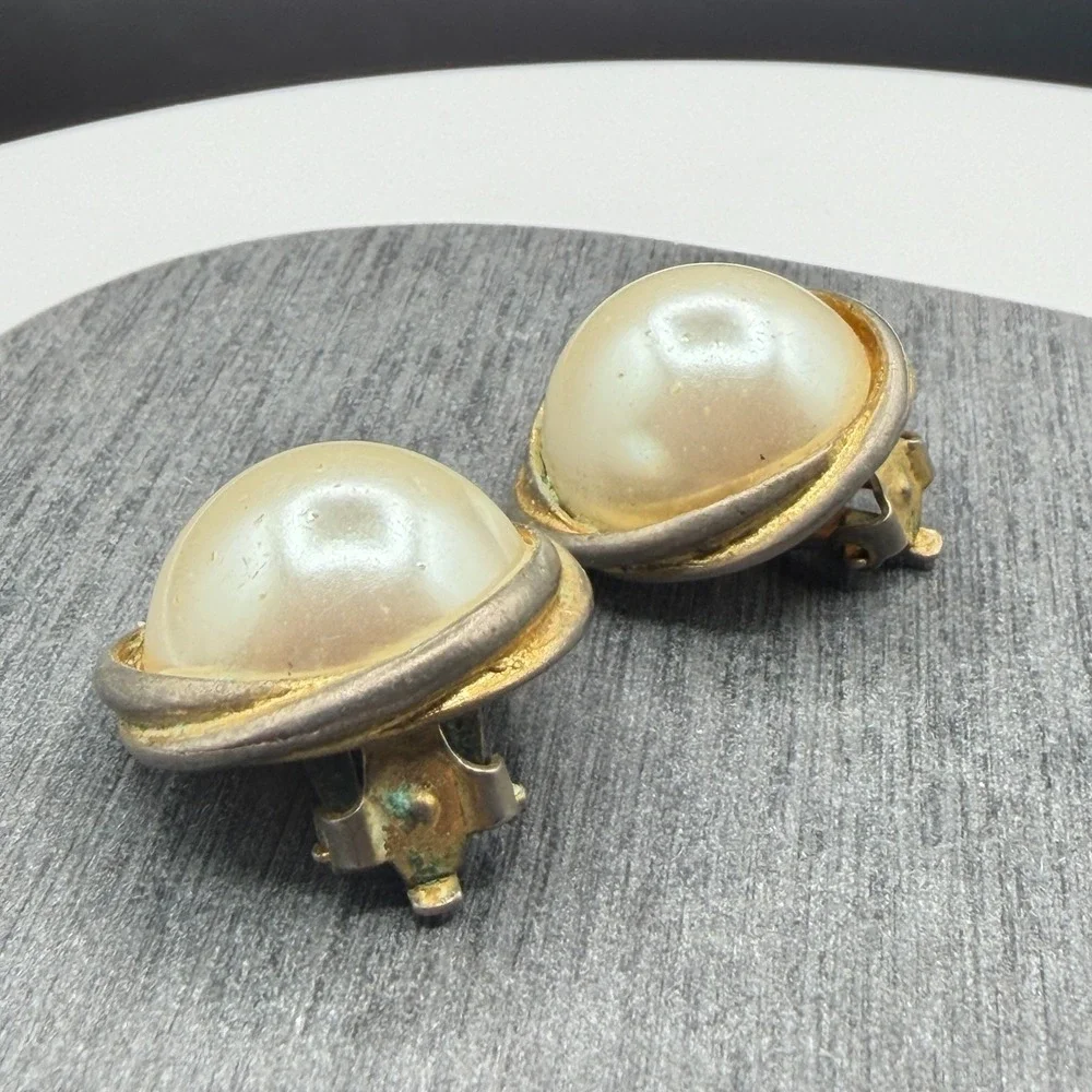 Chunky Cream Pearl Clip On Earrings Gold & Silver Tone Round Statement Fashion
